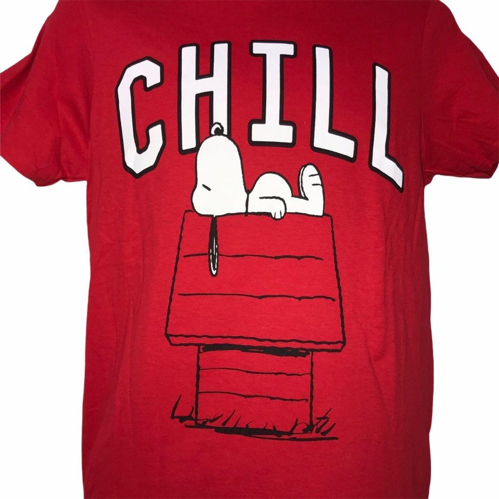 NWT Peanuts Snoopy Doghouse Chill Red T-Shirt S - Picture 3 of 7